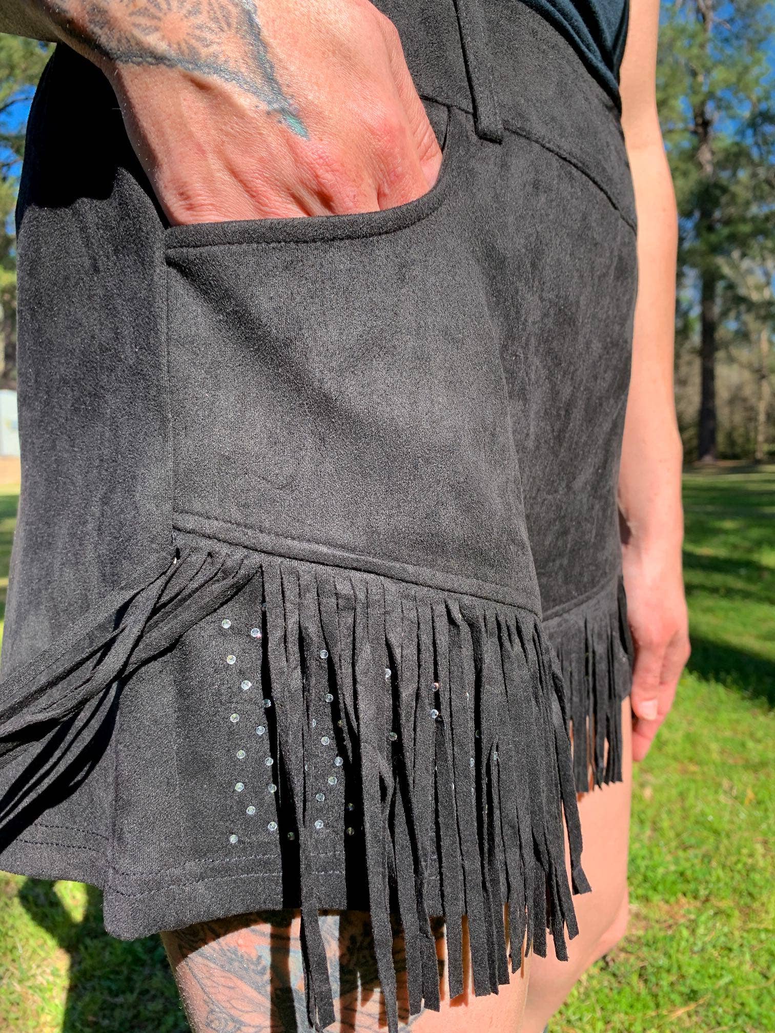 MK313 Dixie Rhinestone Embellished Fringe Shorts - Black - Image 4