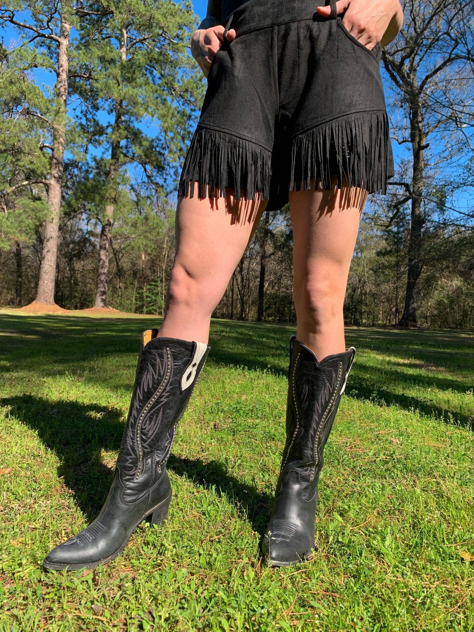 MK313 Dixie Rhinestone Embellished Fringe Shorts - Black - Image 5
