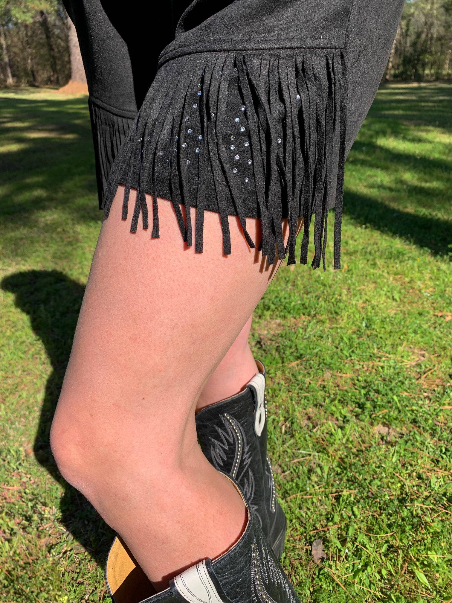 MK313 Dixie Rhinestone Embellished Fringe Shorts - Black - Image 9