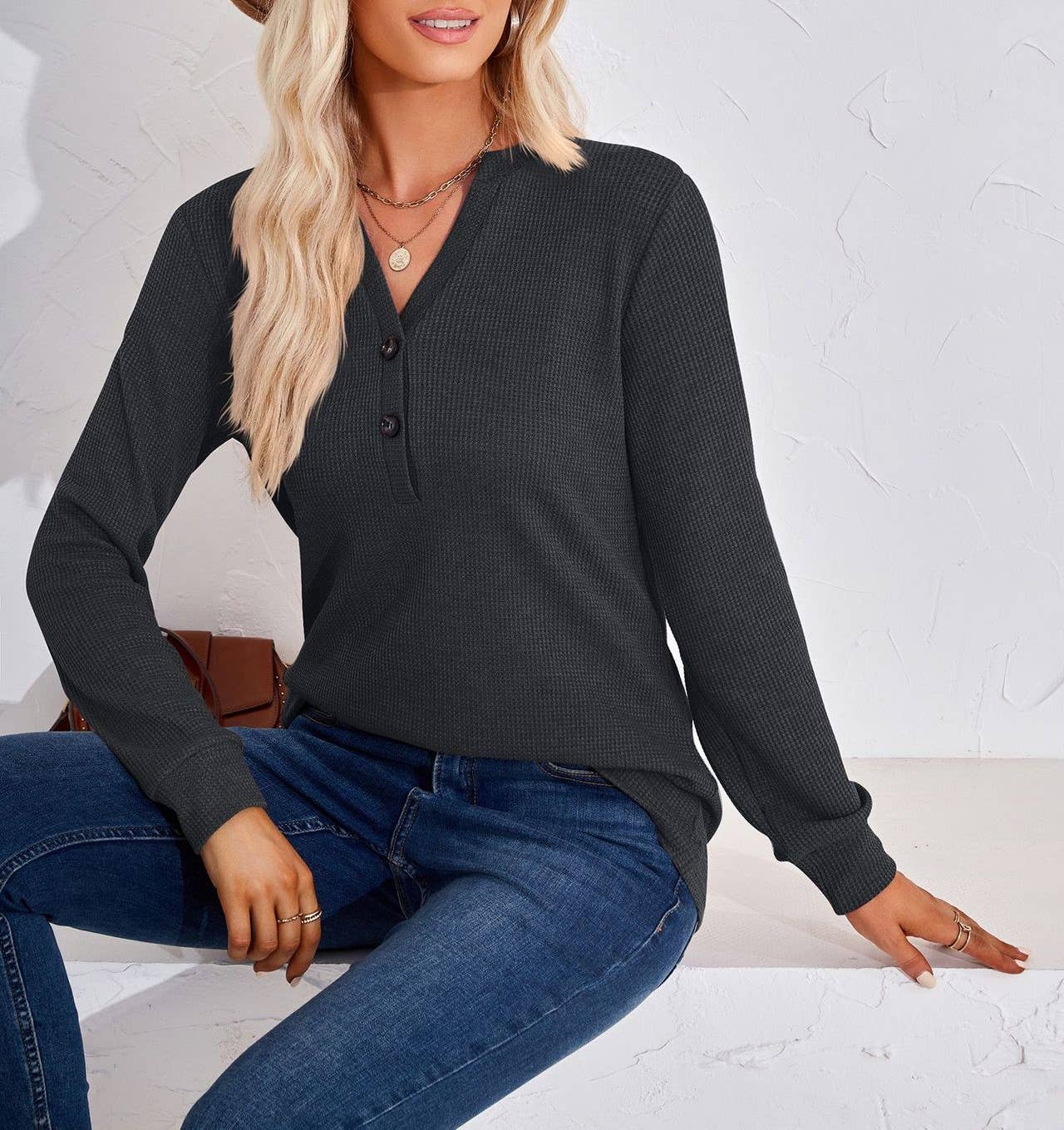 New solid color V-neck button solid color baggy top - Image 11
