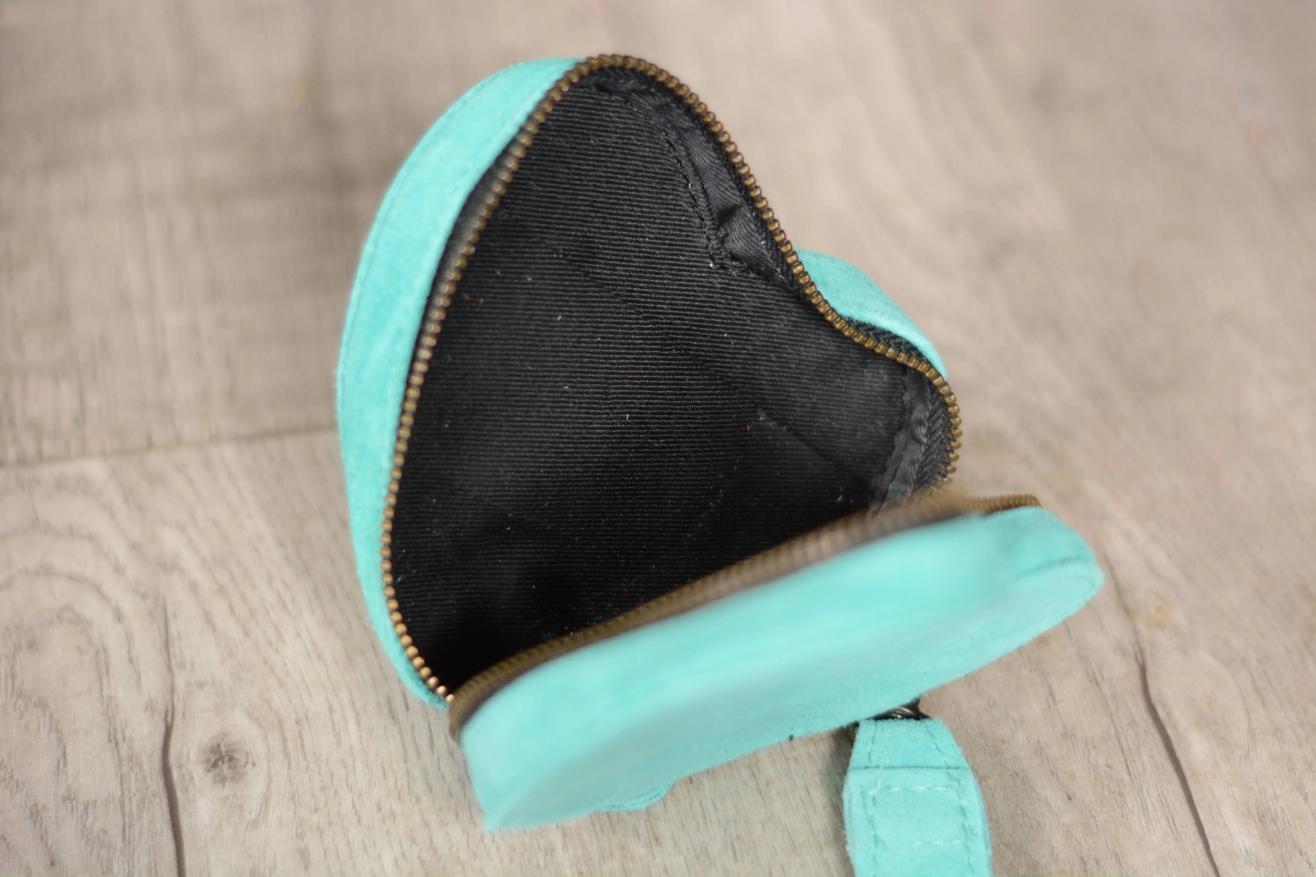 The Heartline Case - Image 9