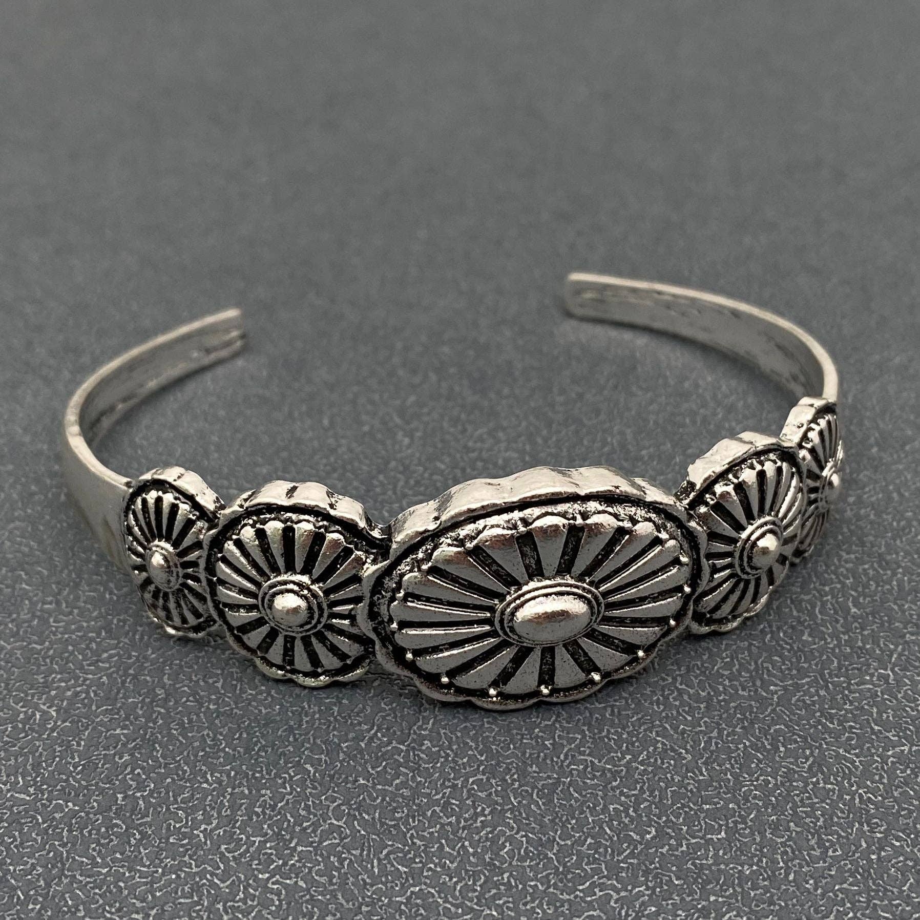 Western Style Vintage Pattern Cuff - WJ - Image 2