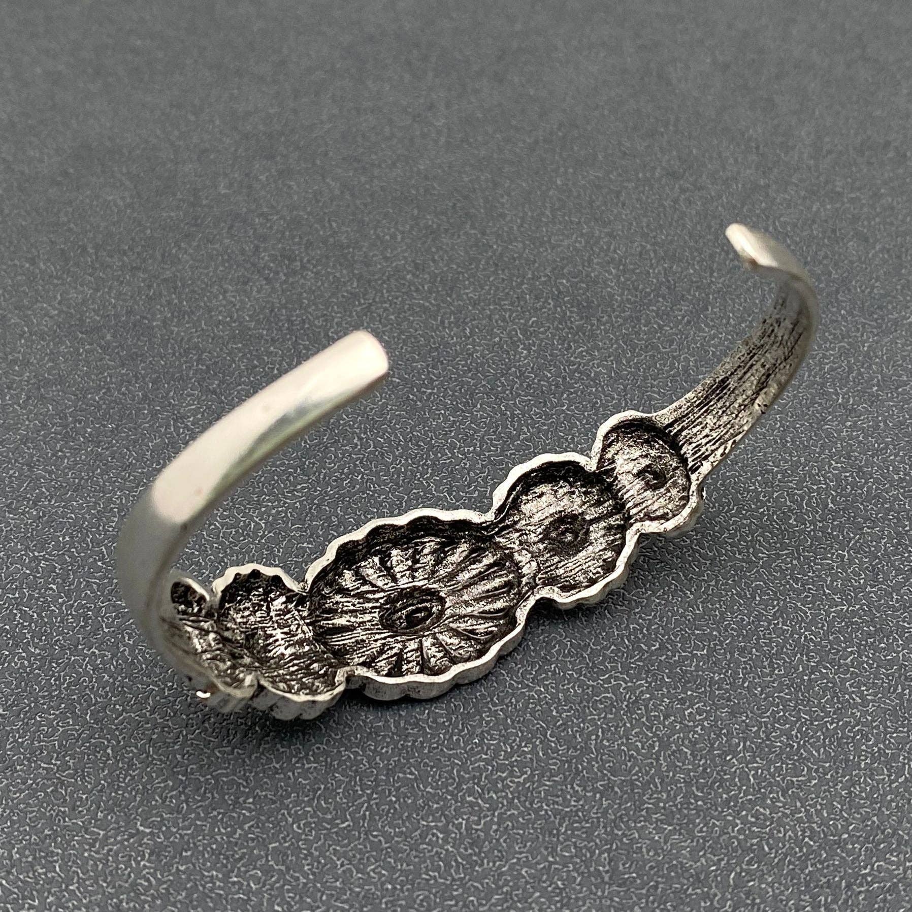 Western Style Vintage Pattern Cuff - WJ - Image 3